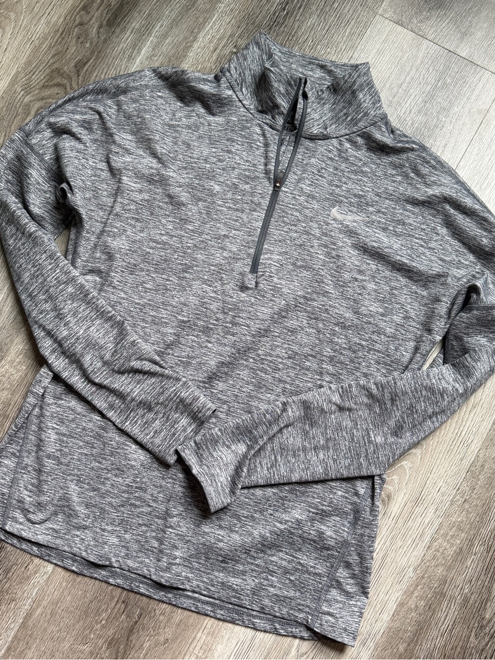 Nike Dri-FIT Women’s Heather Gray S 1/4 Zip Moisture Wicking Pullover. 0184